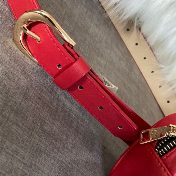 Steve Madden Fanny Pack - Picture 2 of 4